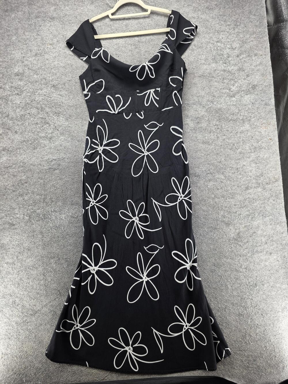 ASOS DESIGN Dress Womens 14 Black Daisy Floral Scoop Neck Maxi Sleeveless Summer
